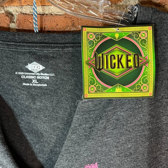 Wicked Glinda & Elphaba Graphic Tee NWT XL Dark Gray Notch Neck Broadway Movie S - Picture 3 of 5